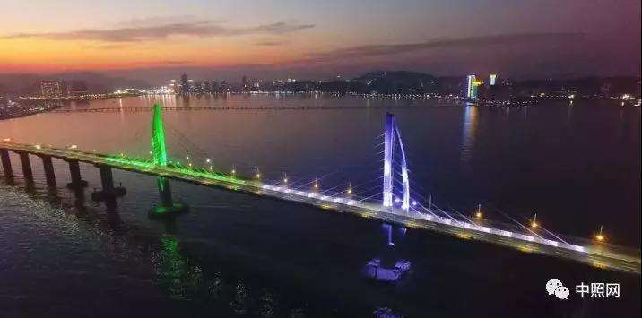 港珠澳大桥正式开通 照明科技全线解密